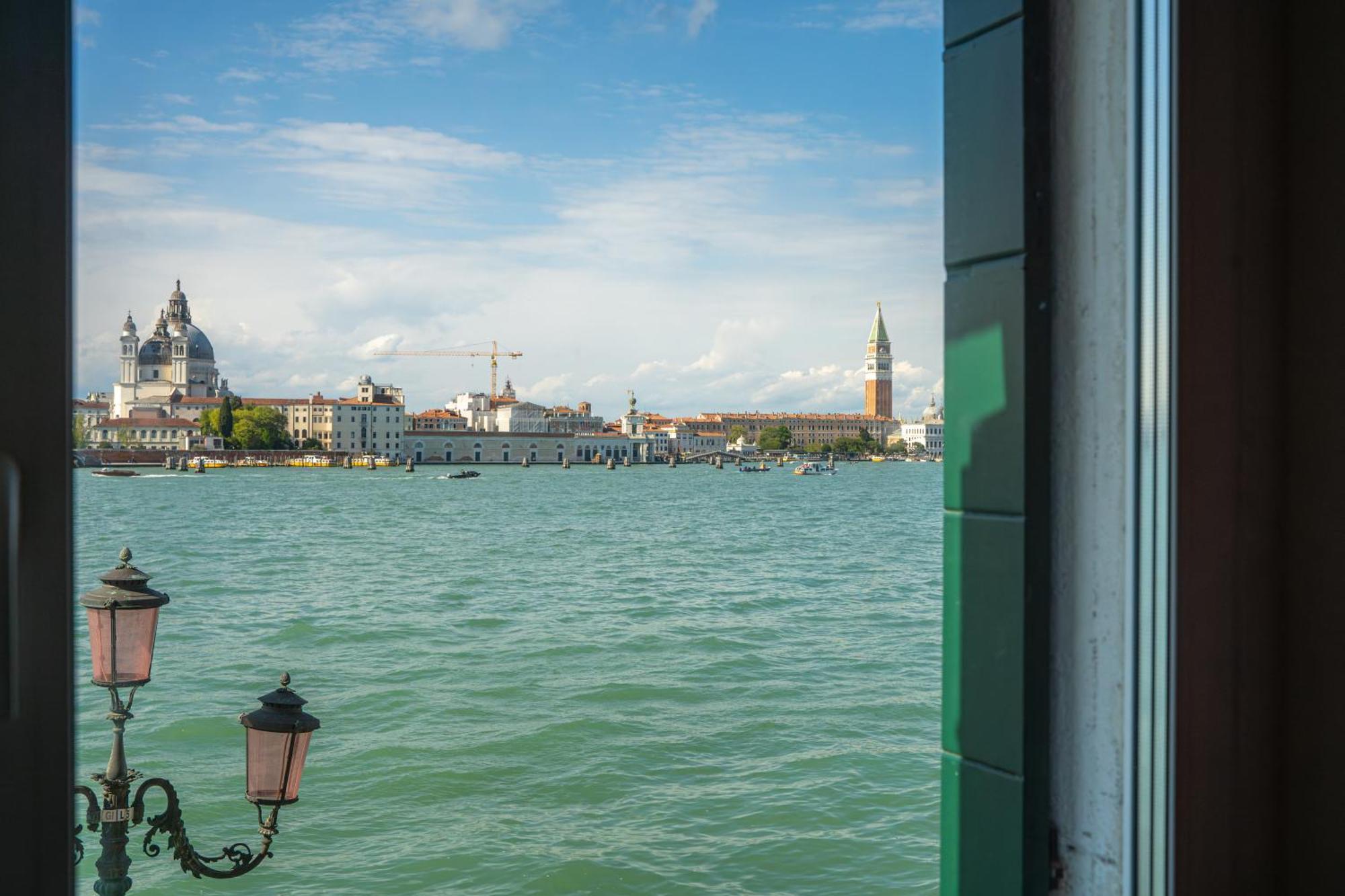 3 Windows On St - Waterfront Venedig