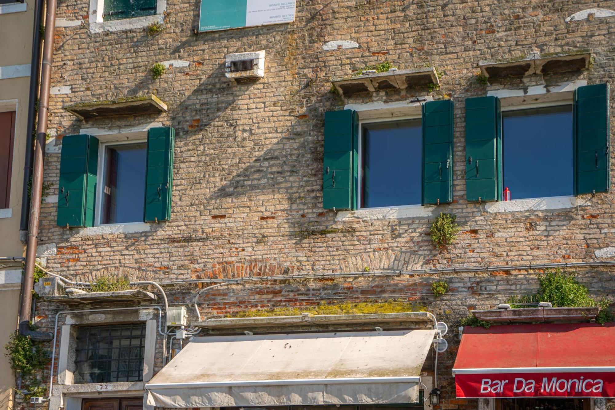 3 Windows On St - Waterfront Apartment Venedig